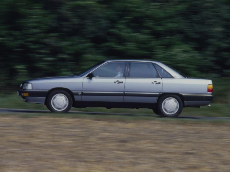  Audi 200 Turbo (44, 44Q) 1983 года  (фото 1 из 2)